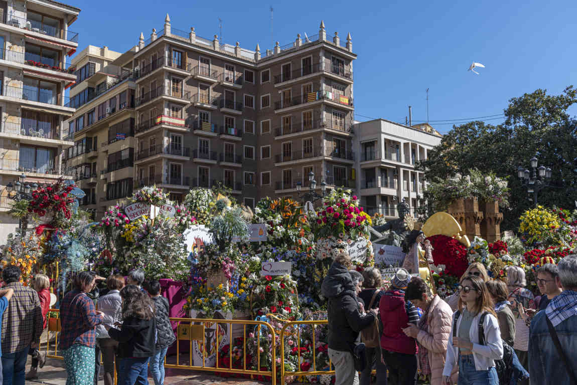 Valencia - fallas 2023 - ofrenda floral 08.jpg